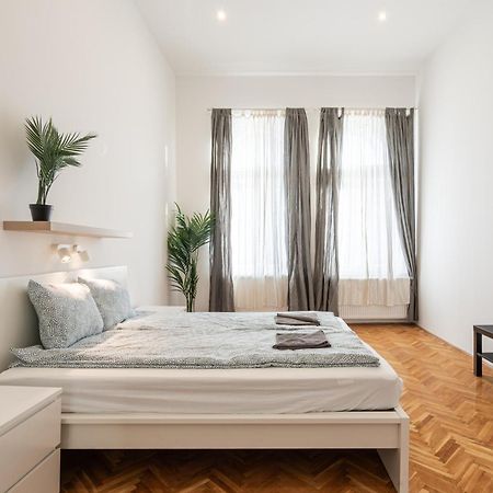 Luxurious Downtown Family Suite ブダペスト エクステリア 写真